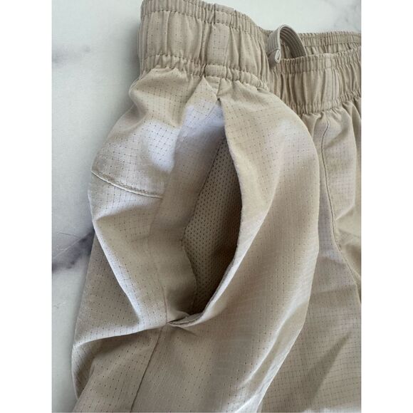 All in Motion M boys 8 sporty tech shorts bundle of 2 tan bronze copper cream pu - Picture 11 of 12